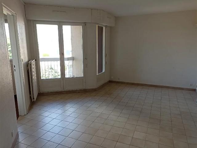 Location Appartement Rue Buzot, Évreux