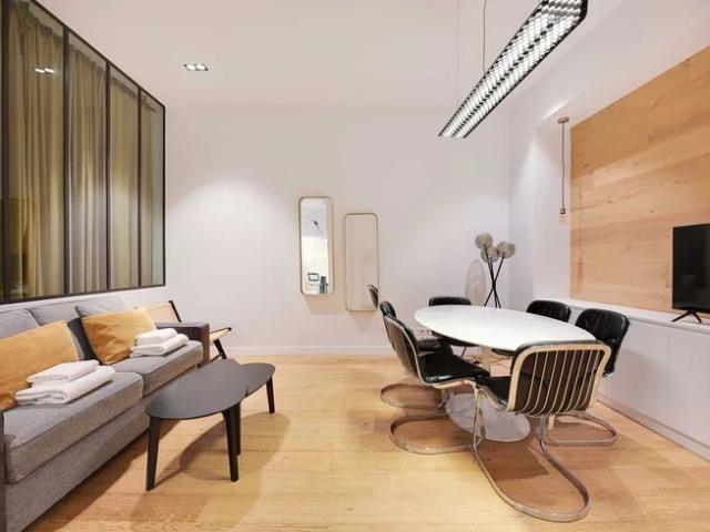Location Appartement Rue Godot de Mauroy, Paris