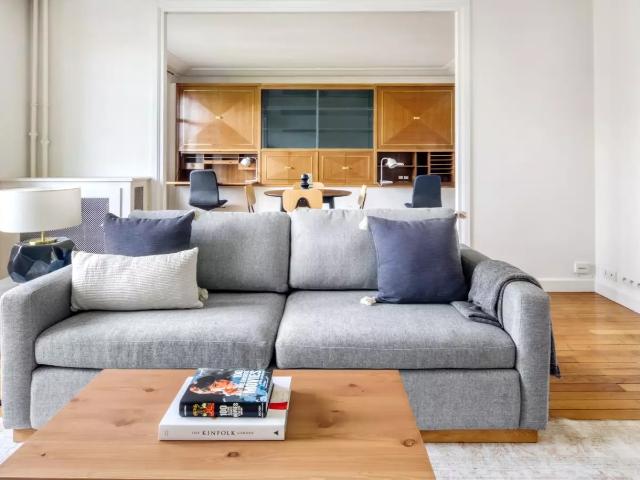 Location Appartement Rue Galilée, Paris
