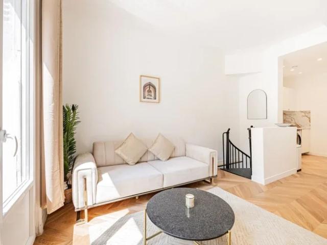 Location Appartement Rue Galvani, Paris