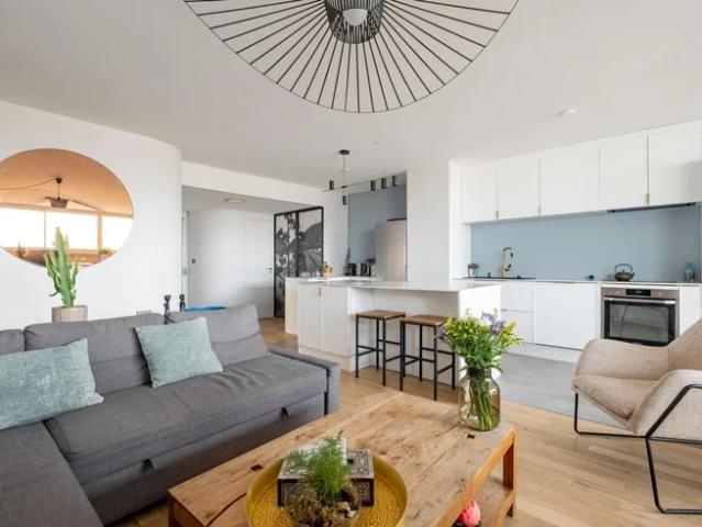 Location Appartement Rue Gaston de Caillavet, Paris
