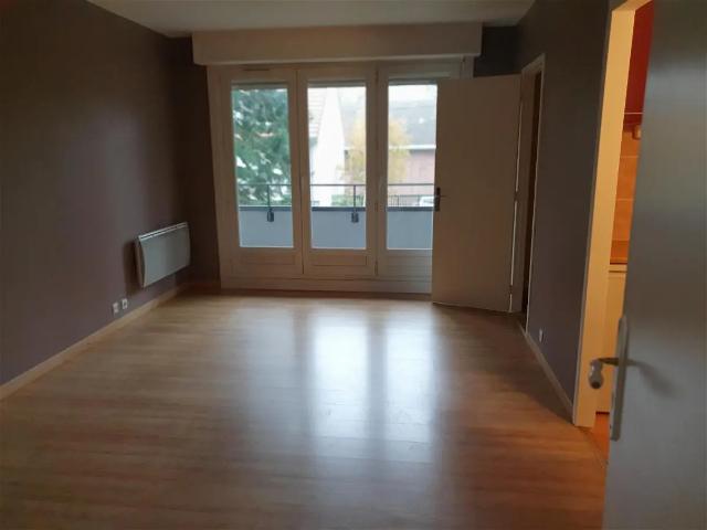 Location Appartement Rue Gaston Debray, Arras