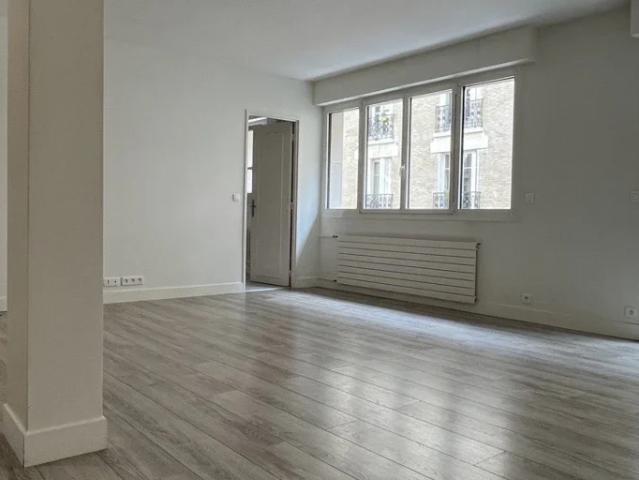 Location Appartement Rue George Sand, Paris