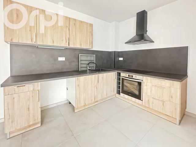 Location Appartement Rue Georges Couderc, Aubenas