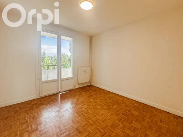 Location Appartement Rue Marc Seguin, Aubenas