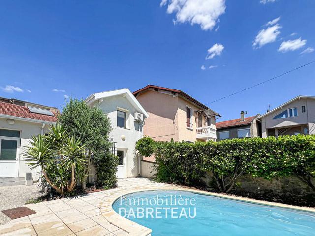 Location Appartement Rue Georges Guiard, Vénissieux