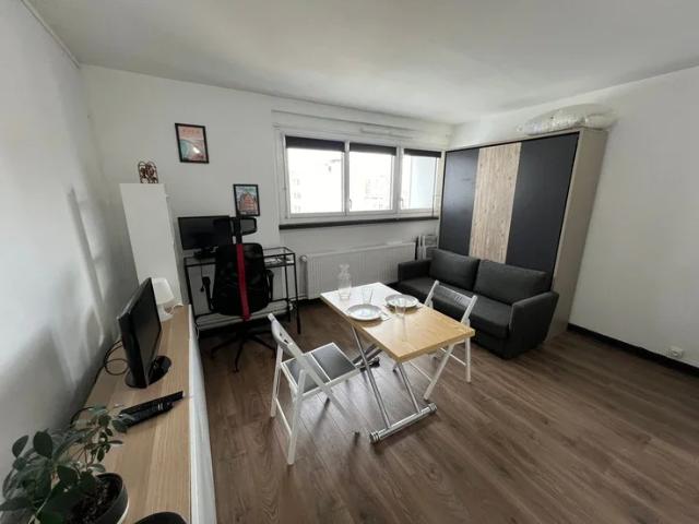 Location Appartement Rue Georges Pitard, Paris