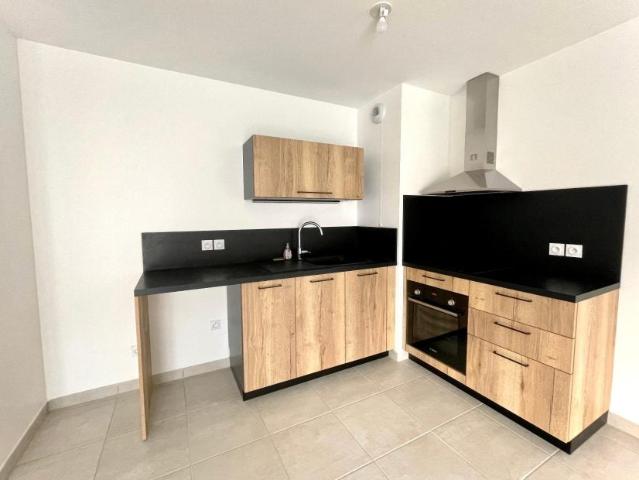 Location Appartement Rue Germaine Tillion, Eybens