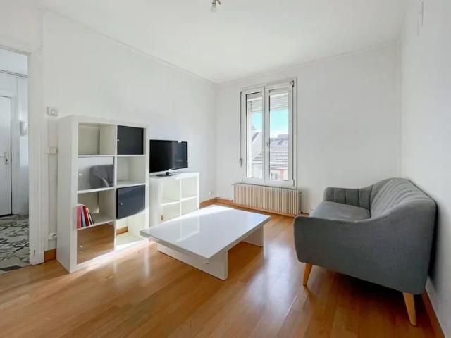 Location Appartement Rue Gilbert, Reims