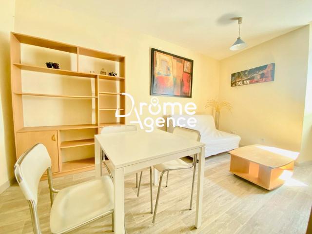 Location Appartement Rue Gilles de Roberval, Valence