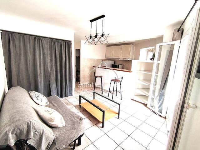Location Appartement Rue Graecinus, Fréjus