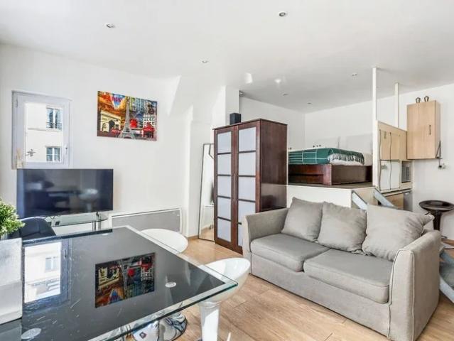 Location Appartement Rue Grégoire de Tours, Paris
