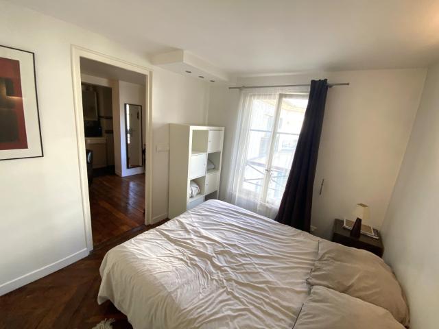 Location Appartement Rue Greffulhe, Paris
