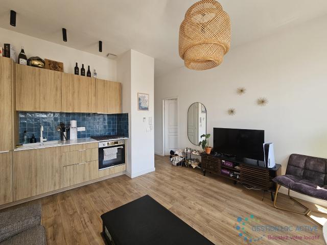 Location Appartement Rue Grignan, Marseille