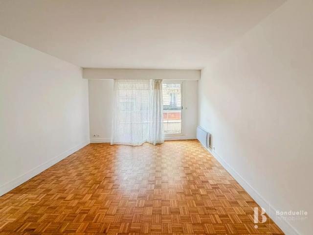 Location Appartement Rue Guy Môquet, Paris