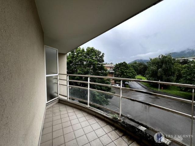 Location Appartement Rue Guillaume Apollinaire, Saint Martin d'Hères