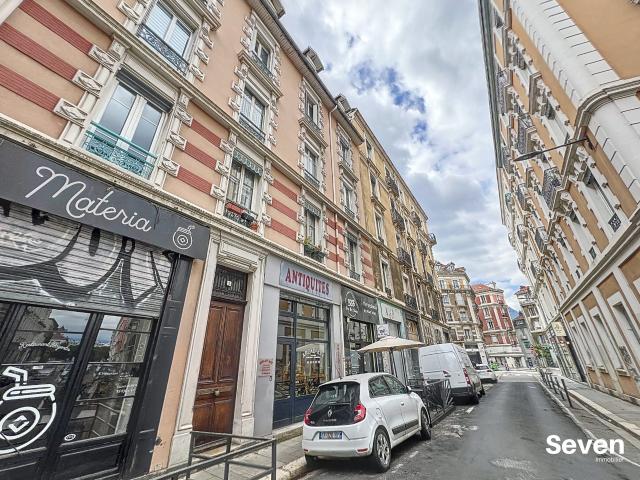 Location Appartement Rue Doudart de Lagrée, Grenoble