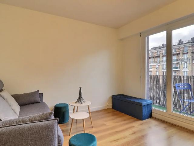 Location Appartement Rue Dombasle, Paris