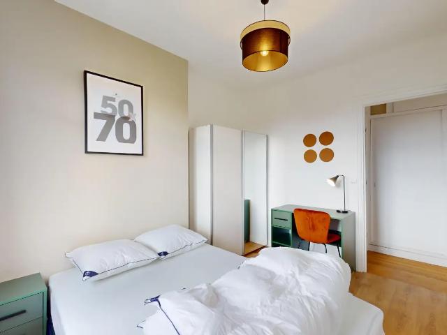 Location Appartement Rue d'Oradour sur Glane, Paris