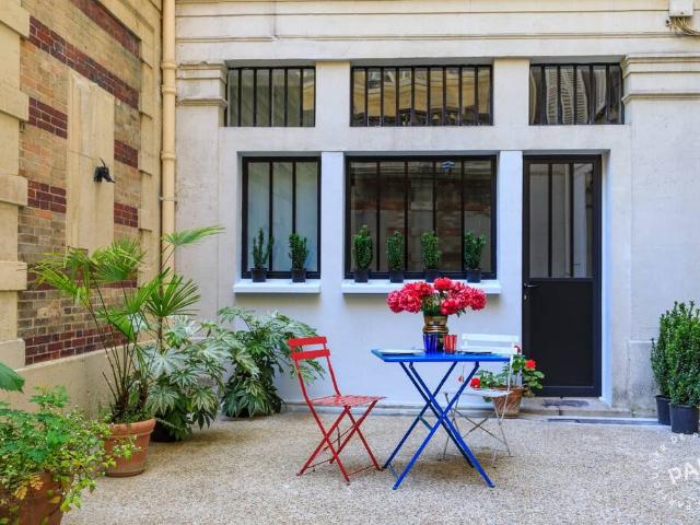 Location Appartement Rue d'Aumale, Paris