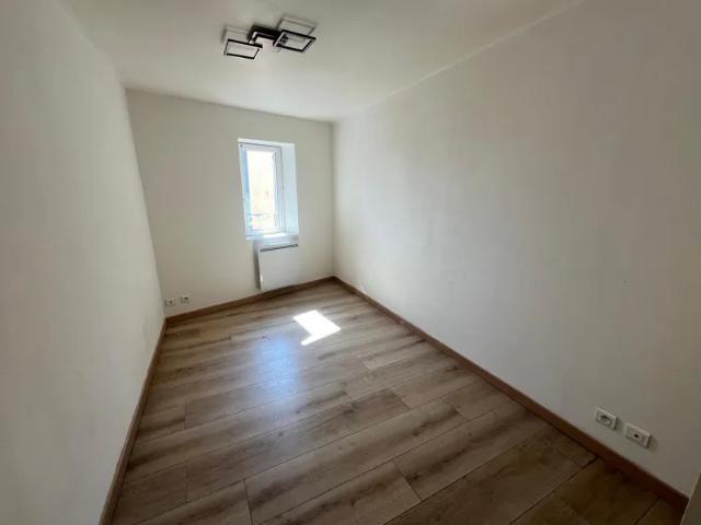 Location Appartement Rue d'Aurelle, Laragne Montéglin