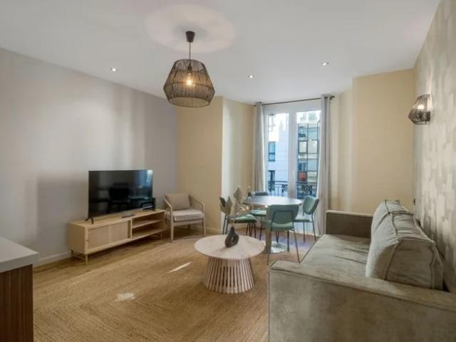 Location Appartement Rue d'Avron, Paris