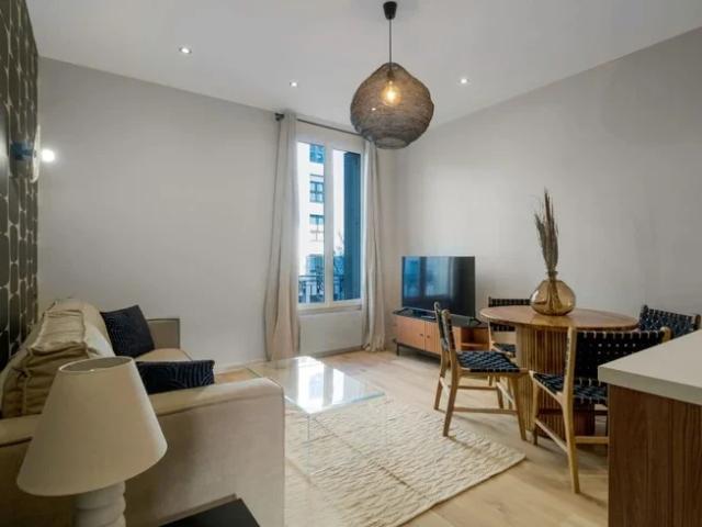Location Appartement Rue d'Avron, Paris