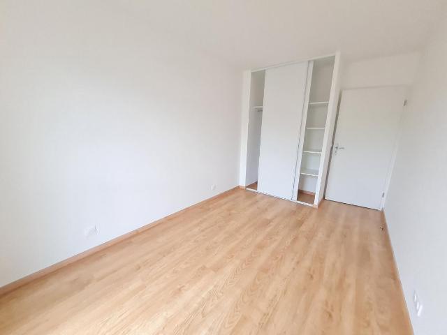 Location Appartement Rue Daniel Bricon, Épône