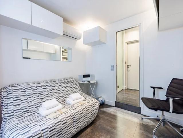 Location Appartement Rue Danielle Casanova, Paris