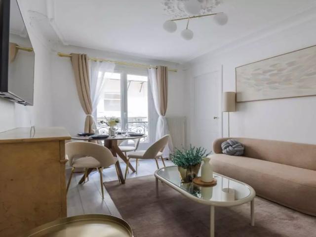 Location Appartement Rue Danielle Casanova, Paris