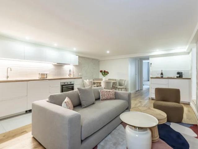 Location Appartement Rue Danielle Casanova, Paris