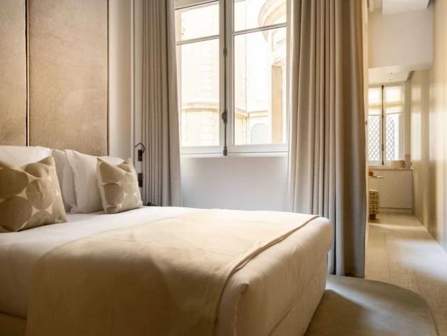 Location Appartement Rue d'Astorg, Paris