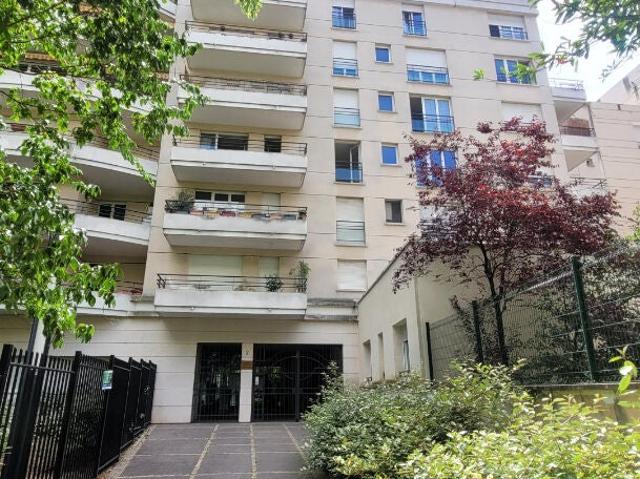 Location Appartement Rue de Colmar, Courbevoie