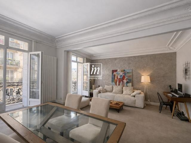 Location Appartement Rue de Constantinople, Paris