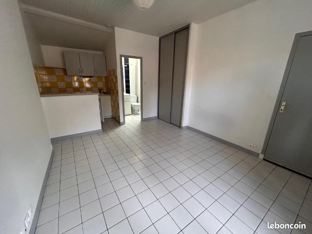 Location Appartement Rue de Champagne, Poitiers