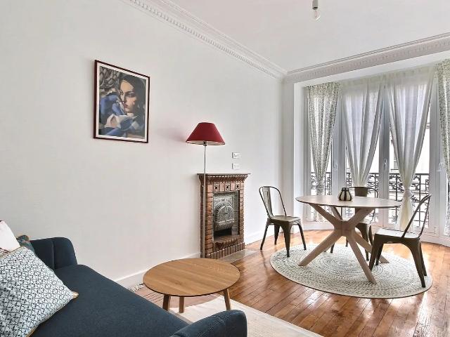 Location Appartement Rue de Charenton, Paris