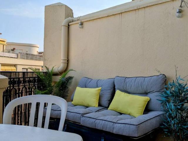 Location Appartement Rue de Châteauneuf, Nice