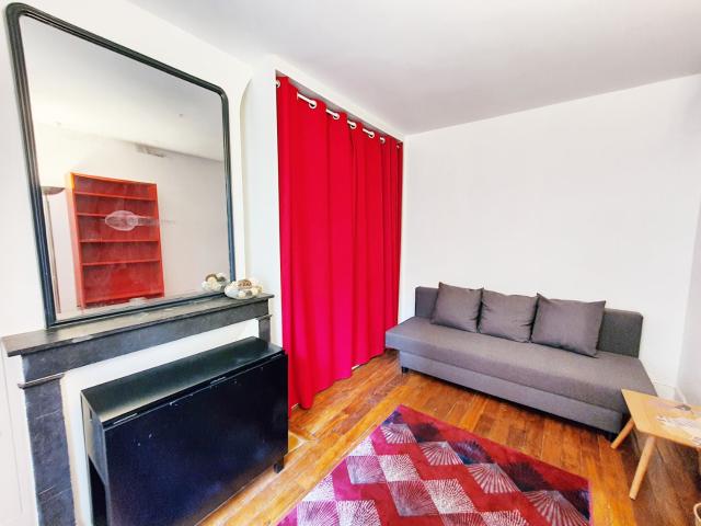 Location Appartement Rue de Chazelles, Paris