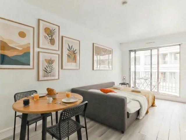 Location Appartement Rue de Cîteaux, Paris