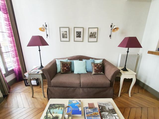 Location Appartement Rue de Cléry, Paris