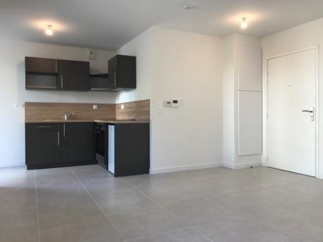 Location Appartement Rue Jacques Duclos, Nantes