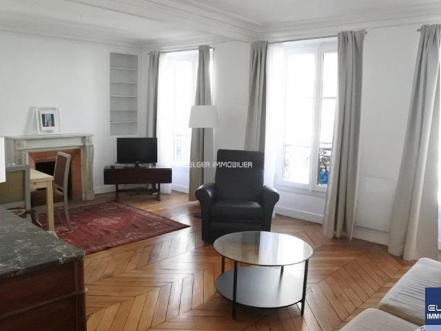 Location Appartement Rue de Bassano, Paris