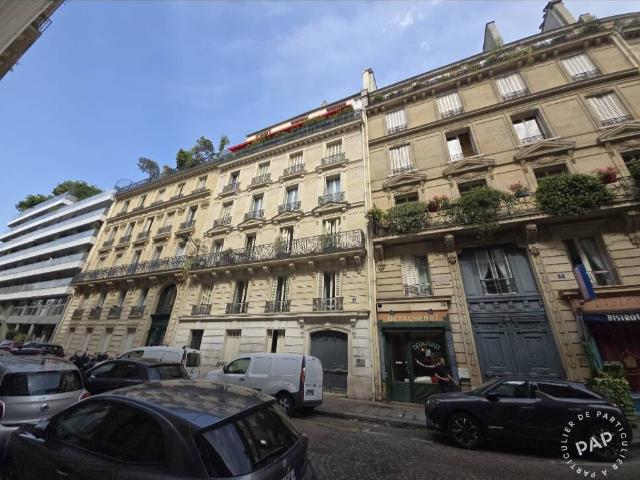 Location Appartement Rue de Bassano, Paris