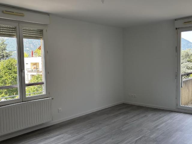 Location Appartement Rue de Bellevue, Saint Égrève