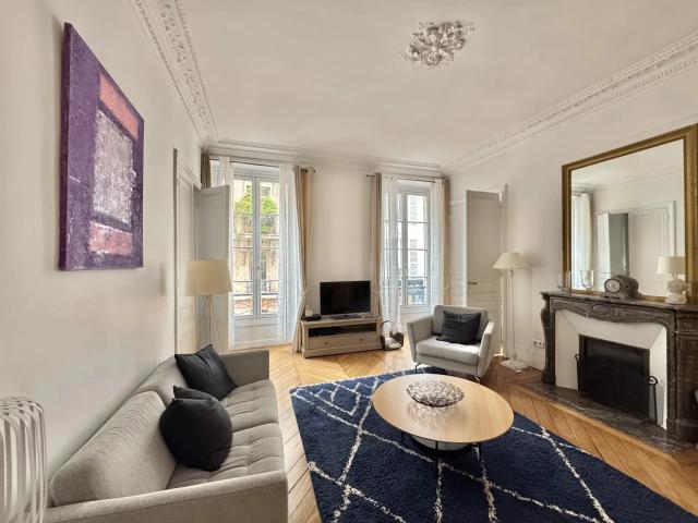 Location Appartement Rue de Bellechasse, Paris