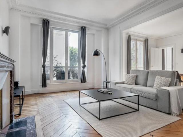 Location Appartement Rue de Bellechasse, Paris