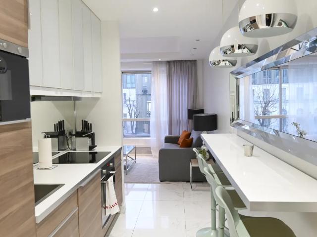 Location Appartement Rue de Berri, Paris