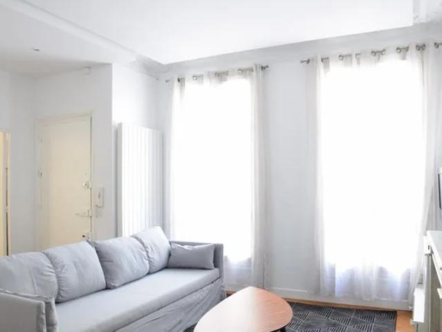 Location Appartement Rue de Berri, Paris
