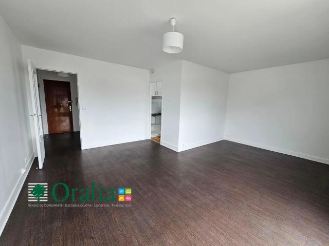 Location Appartement Rue de Brazza, Puteaux