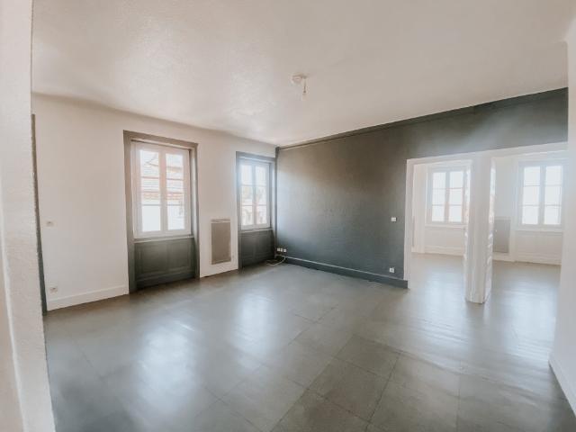 Location Appartement Rue de Gamon, La Tourette